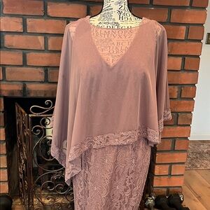 Decode 1.8 Women's Wedding Dress - Elegant Taupe color with shimmery lace